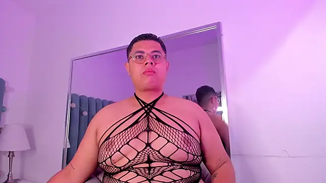 Snapshot of Tom_Silver__ chatting on December 2024 04:51:02 PM Tom Silver online show from December 2024 04:51:02 PM