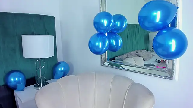 Snapshot of Tom_Silver__ chatting on December 2024 07:40:02 PM Tom Silver online show from December 2024 07:40:02 PM