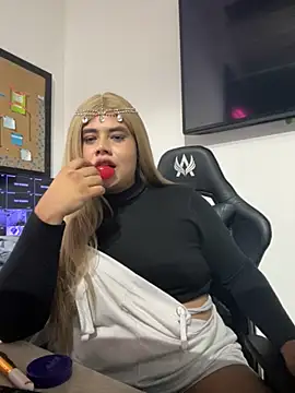 Snapshot of Tom_Silver__ chatting on October 2025 07:49:02 AM Tom Silver online show from October 2025 07:49:02 AM