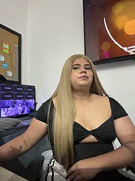 Snapshot of Tom_Silver__ chatting on October 2025 07:07:02 AM Tom Silver online show from October 2025 07:07:02 AM