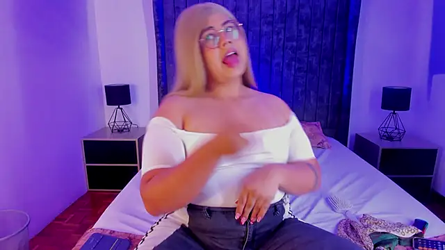 Snapshot of Tom_Silver__ chatting on December 2025 07:52:02 PM Tom Silver online show from December 2025 07:52:02 PM