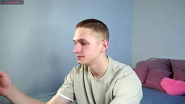 dustyn fox online show from February 2025 07:04:02 PM