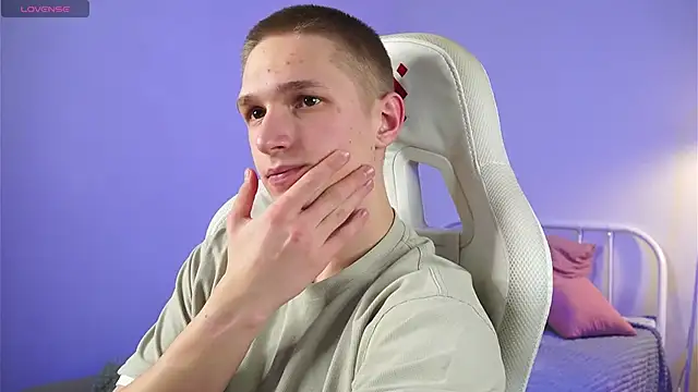 dustyn fox online show from March 2025 06:40:02 PM