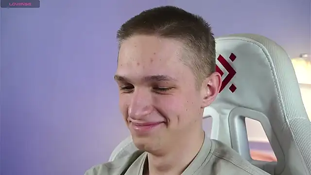 dustyn fox online show from March 2025 07:38:01 PM