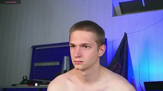 dustyn fox online show from October 2025 04:38:01 PM