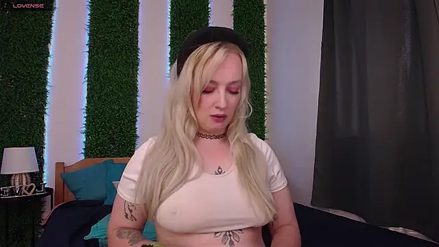 Nicole  Aniston  online show from September 2025 08:52:02 AM