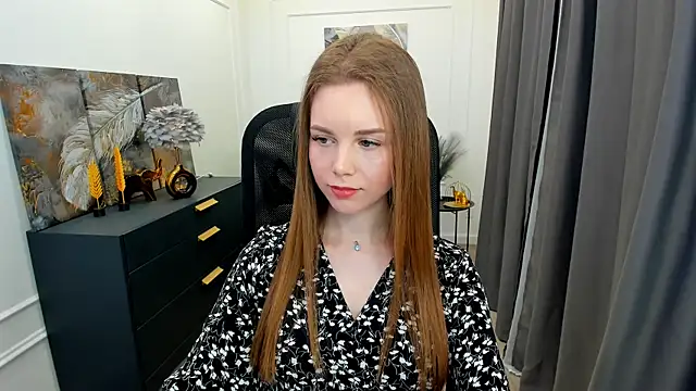 Snapshot of MileyWings chatting on March 2026 11:27:01 AM MileyWings online show from March 2026 11:27:01 AM