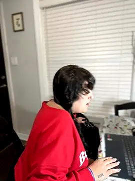 Snapshot of ThicBunz chatting on October 2025 04:00:01 PM ThicBunz online show from October 2025 04:00:01 PM