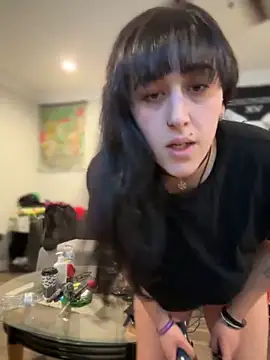 Snapshot of ThicBunz chatting on November 2025 04:29:01 PM ThicBunz online show from November 2025 04:29:01 PM