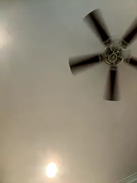 Snapshot of ThicBunz chatting on December 2025 04:46:01 PM ThicBunz online show from December 2025 04:46:01 PM