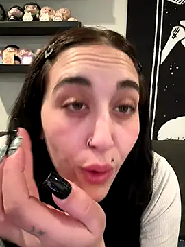 Snapshot of ThicBunz chatting on December 2025 03:45:02 AM ThicBunz online show from December 2025 03:45:02 AM