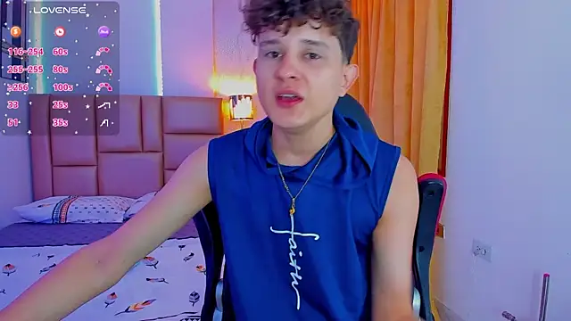 Snapshot of Nathan_Bluee chatting on February 2025 02:13:02 PM Nathan Bluee online show from February 2025 02:13:02 PM