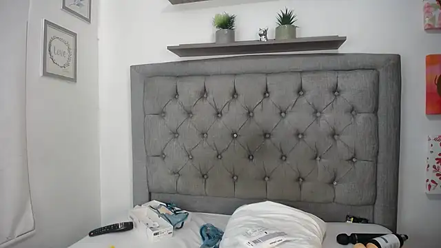 Carolina love19 online show from January 2025 05:49:01 PM