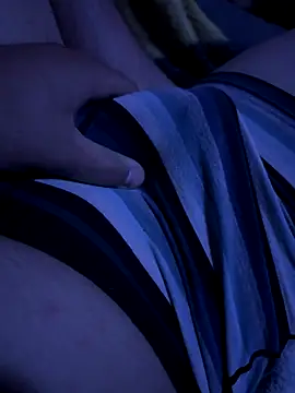 Snapshot of yungsexy- chatting on September 2025 03:18:02 AM yungsexy- online show from September 2025 03:18:02 AM