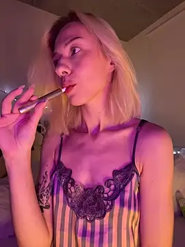 Snapshot of _urbestie_ chatting on June 2026 09:40:01 PM urbestie online show from June 2026 09:40:01 PM