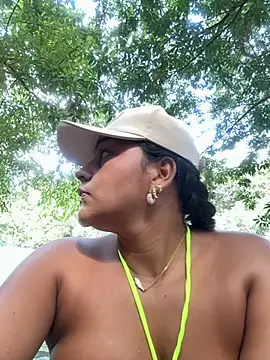 Snapshot of anaesca chatting on November 2025 02:29:02 PM anaesca online show from November 2025 02:29:02 PM