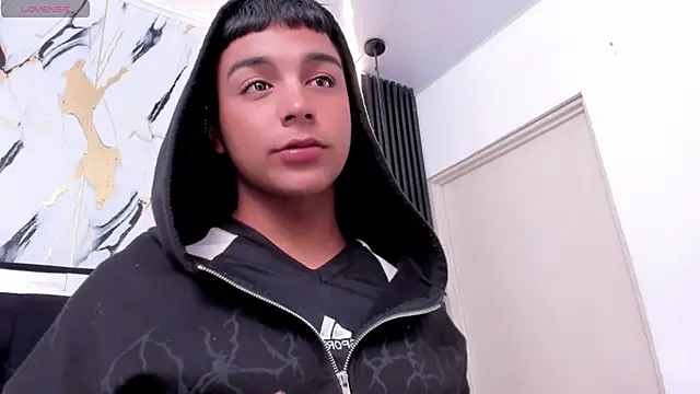 Snapshot of Seductivo_jr chatting on December 2025 04:21:01 AM Seductivo jr online show from December 2025 04:21:01 AM