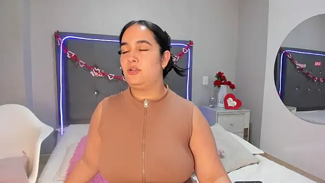 emma lye online show from April 2026 08:54:01 PM