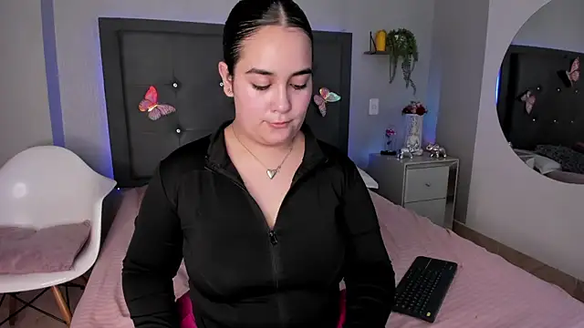 Snapshot of emma_lye chatting on July 2026 06:43:02 PM emma lye online show from July 2026 06:43:02 PM
