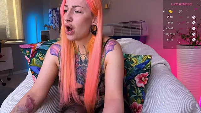 Snapshot of Tanya_Acid chatting on May 2026 04:39:02 AM Tanya Acid online show from May 2026 04:39:02 AM