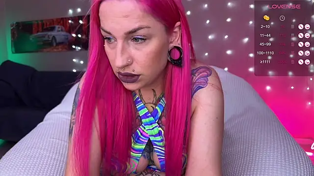 Snapshot of Tanya_Acid chatting on June 2026 03:55:01 PM Tanya Acid online show from June 2026 03:55:01 PM