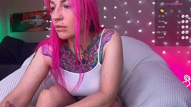 Snapshot of Tanya_Acid chatting on June 2026 05:05:02 AM Tanya Acid online show from June 2026 05:05:02 AM