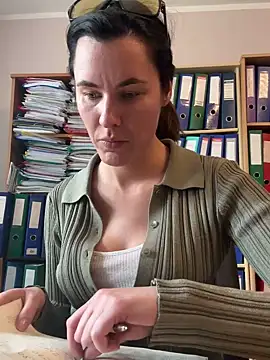 Snapshot of Sara_darling chatting on March 2025 11:42:02 AM Sara darling online show from March 2025 11:42:02 AM