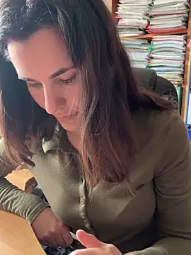 Snapshot of Sara_darling chatting on March 2025 12:44:01 PM Sara darling online show from March 2025 12:44:01 PM