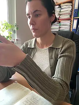 Snapshot of Sara_darling chatting on March 2025 12:23:02 PM Sara darling online show from March 2025 12:23:02 PM