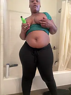 Prettynthick12 online show from April 2026 12:19:01 AM