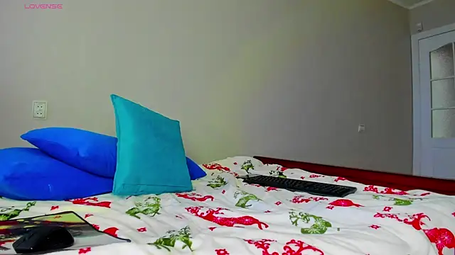 Snapshot of _Luna_Ly chatting on January 2025 04:50:02 AM  Luna Ly online show from January 2025 04:50:02 AM