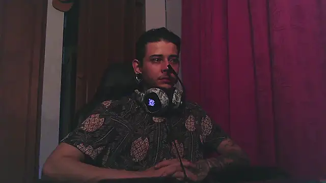 Snapshot of Ceder-Calistenes chatting on February 2026 05:13:02 AM Ceder-Calistenes online show from February 2026 05:13:02 AM