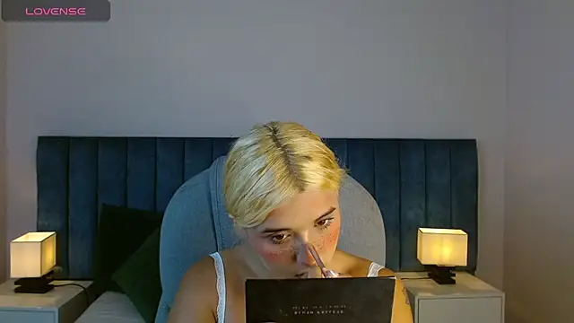 april bunnyy online show from March 2025 04:22:02 PM