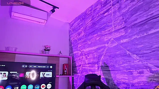 Melany Luv online show from April 2026 09:45:01 PM