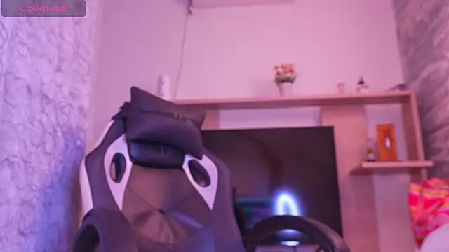 Melany Luv online show from April 2026 09:09:02 PM