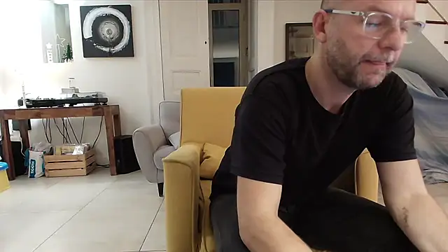 Snapshot of lullina1 chatting on December 2025 12:38:02 AM lullina1 online show from December 2025 12:38:02 AM