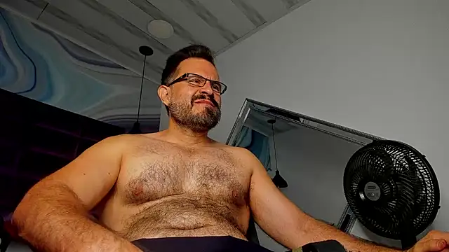 Snapshot of SbasTone_Muscle chatting on February 2025 01:33:01 PM SbasTone Muscle online show from February 2025 01:33:01 PM