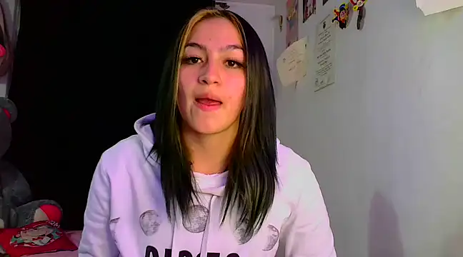 lucycherry   online show from December 2024 02:19:02 AM