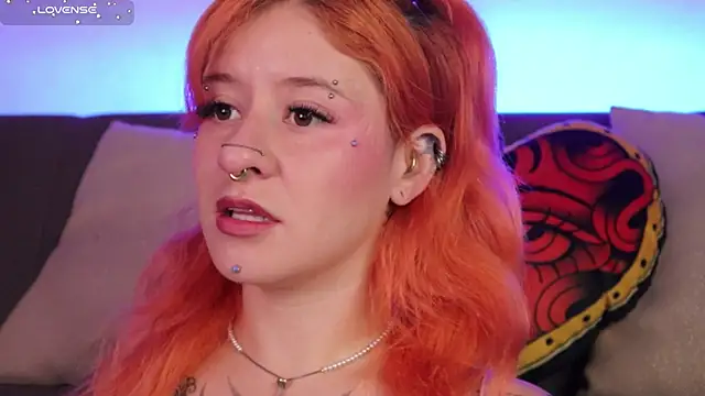 Snapshot of Daarlene chatting on November 2025 10:58:01 AM Daarlene online show from November 2025 10:58:01 AM