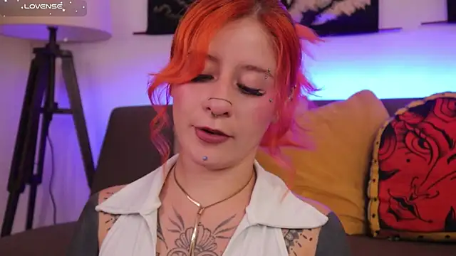 Snapshot of Daarlene chatting on December 2025 06:16:01 PM Daarlene online show from December 2025 06:16:01 PM