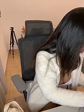 Snapshot of NaughtyMe chatting on December 2024 09:24:01 PM NaughtyMe online show from December 2024 09:24:01 PM