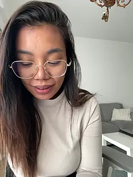 Snapshot of NaughtyMe chatting on December 2024 07:40:01 AM NaughtyMe online show from December 2024 07:40:01 AM