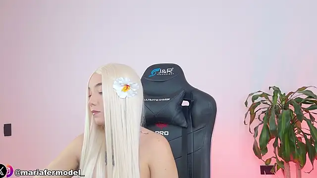 Mariafer05 online show from April 2026 04:01:01 PM