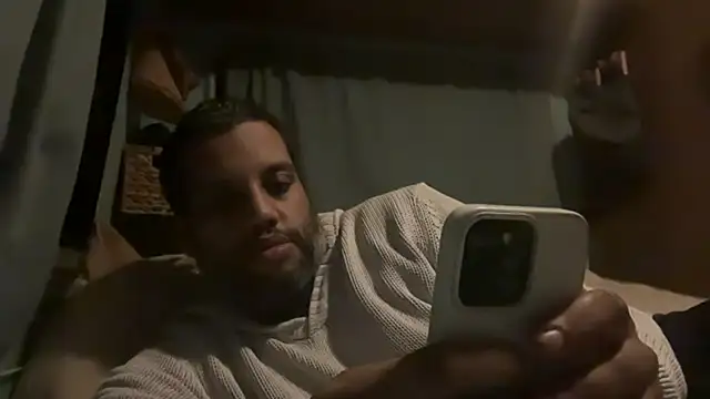 Snapshot of AbsolutMouuah chatting on October 2025 10:03:02 PM AbsolutMouuah online show from October 2025 10:03:02 PM