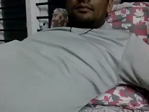 Snapshot of NiceBoy9099 chatting on February 2025 06:40:02 PM NiceBoy9099 online show from February 2025 06:40:02 PM