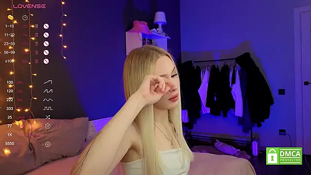 Snapshot of aneta_alisha chatting on October 2025 12:50:01 PM aneta alisha online show from October 2025 12:50:01 PM