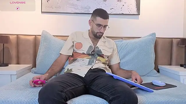 Ethan  Walker online show from March 2026 07:17:01 PM