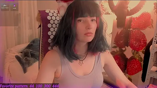 Snapshot of Toxic_Ellies chatting on June 2026 08:01:02 AM Toxic Ellies online show from June 2026 08:01:02 AM
