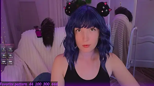 Snapshot of Toxic_Ellies chatting on June 2026 07:29:02 AM Toxic Ellies online show from June 2026 07:29:02 AM