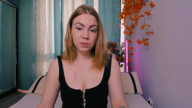 Snapshot of InsatiableFoxX chatting on September 2025 05:56:01 AM InsatiableFoxX online show from September 2025 05:56:01 AM